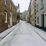 Fabulous In Historic House In Апартаменты Ст. Обин