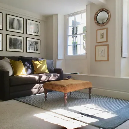 Fabulous In Historic House In Appartement St Aubin